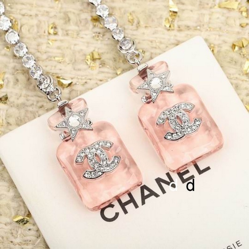 Chanel Necklaces 137